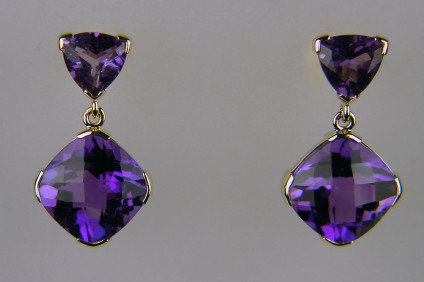 Gaslight amethyst duo earrings in 18ct yellow gold - Stunning pair of amethyst earrings with a 10.99ct pair of cushion cut Zambian 'gaslight' amethysts and a 2.08ct trillion cut pair of amethysts in 18ct yellow gold