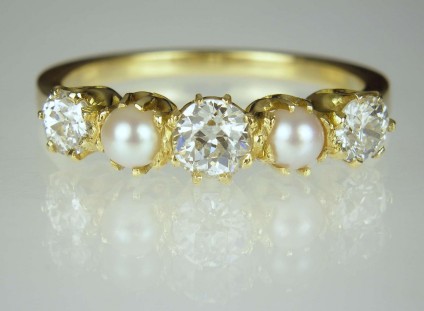 Antique diamond & pearl ring - 0.9ct old cut diamonds set with cultured pearls in 18ct yellow gold.  Antique ring in 'as new' condition
