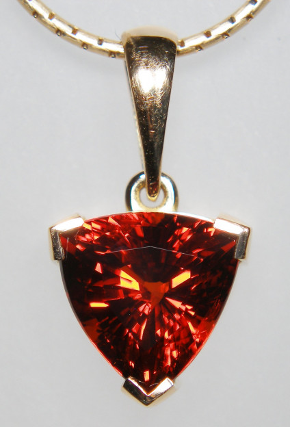 Trillion spessartine garnet pendant in 18ct yellow gold - striking trillion cut spessartine garnet pendant in 18ct yellow gold