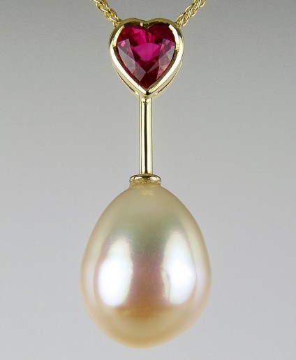 Ruby & pearl pendant in gold - Ruby and cultured pearl pendant in 18ct yellow gold set with 1.03ct heart cut ruby from Mozambique and large naturally coloured cultured pearl drop.