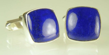 Lapis lazuli cufflinks in silver - 24.1ct Afghan lapis lazuli cushion cut cabochon pair set as cufflinks in silver