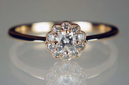Diamond cluster ring in 18ct rose gold - Dainty and pretty diamond cluster ring set with 0.30ct of G/VS white diamonds in 18ct rose gold