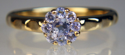 Tanzanite cluster ring in 9ct yellow gold - Delicate cluster ring set with tanzanites in 9ct yellow gold